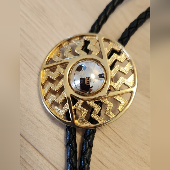 Bolo tie - Picture 1 of 3